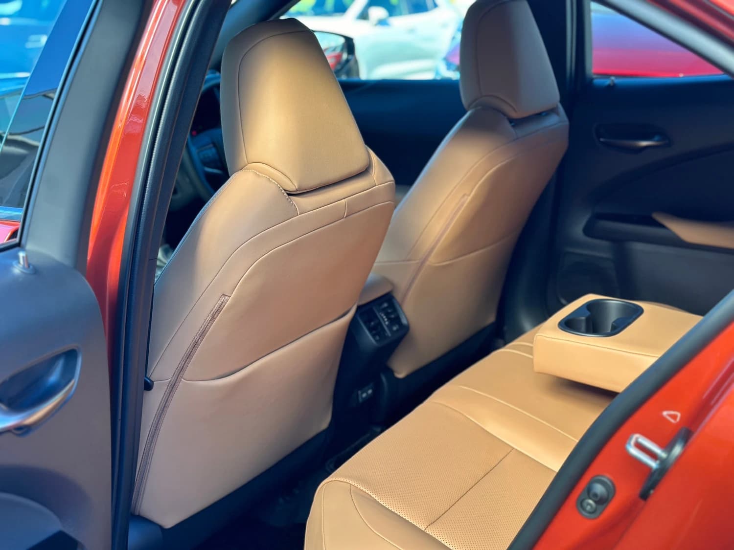 Lexus UX 200 - фото 14