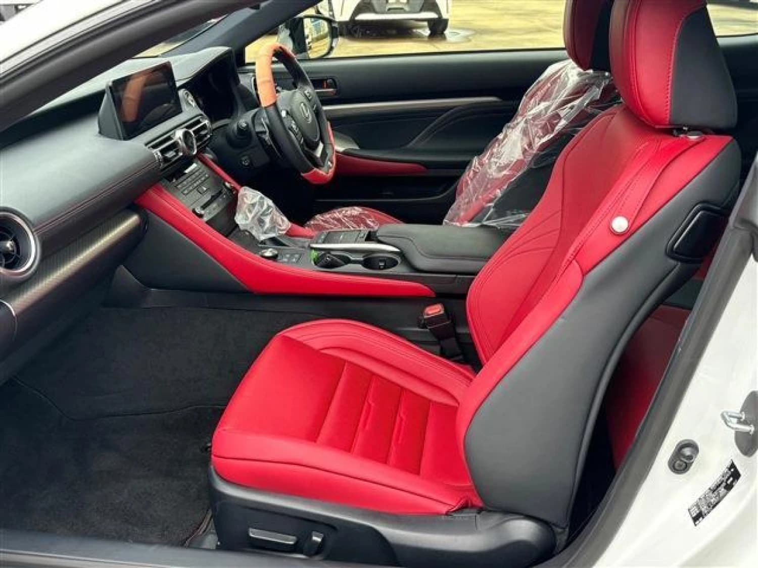 Lexus RC 300h - фото 3