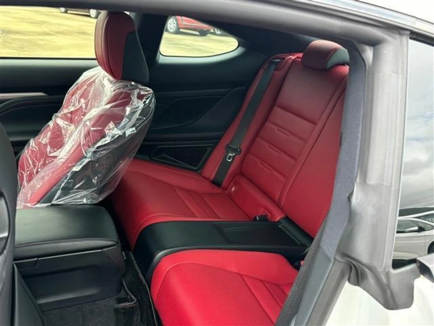 Lexus RC 300h - фото 4