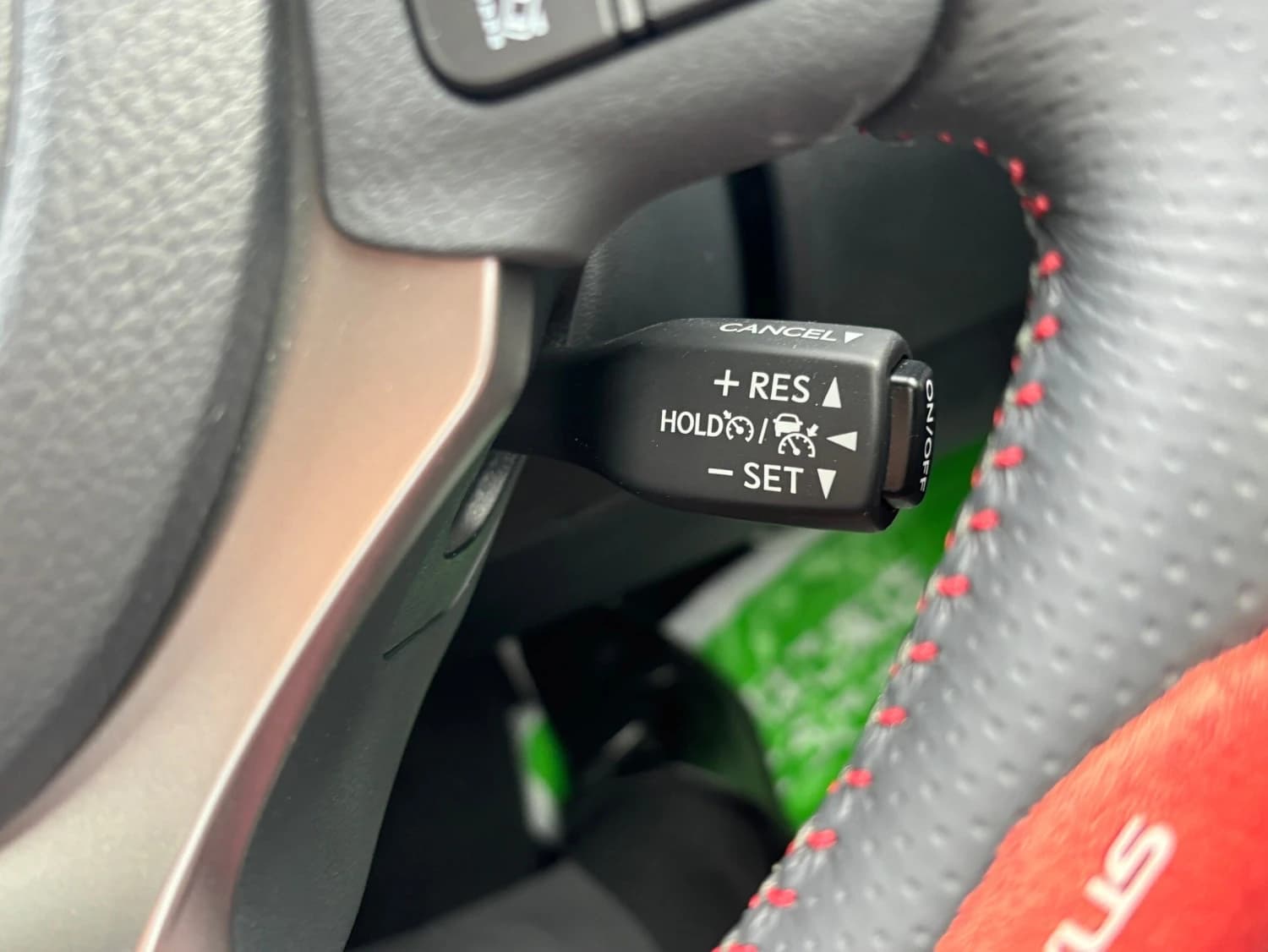 Lexus RC 300h - фото 21