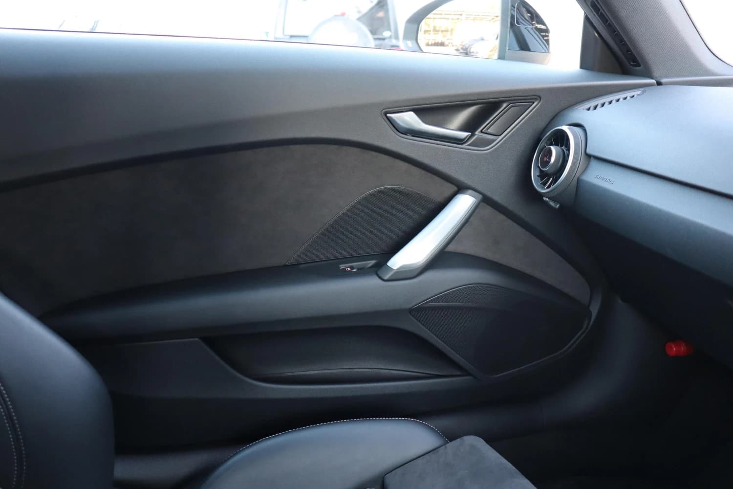 Audi TT 40 TFSI S Line Package - фото 3