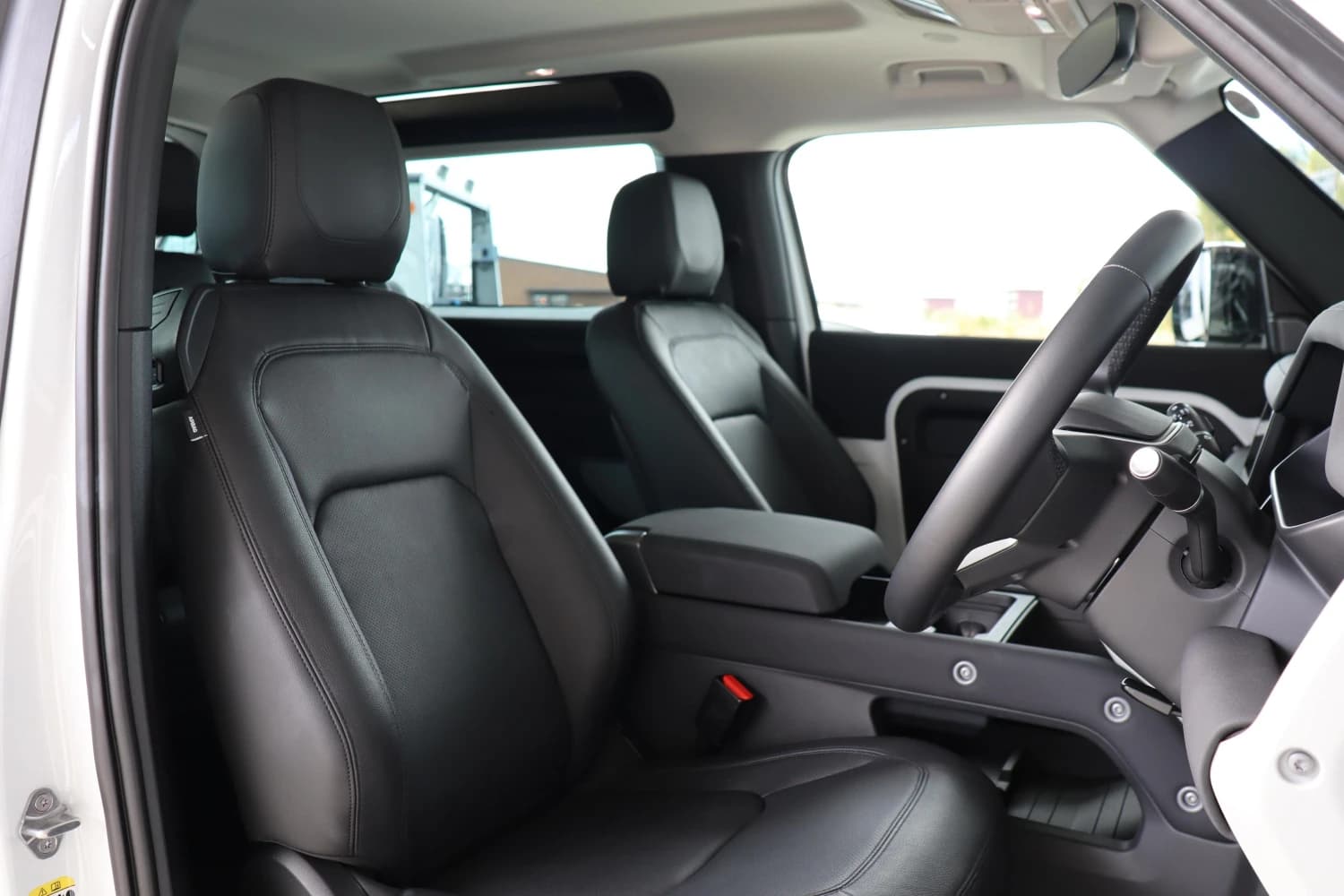 Land Rover Defender - фото 2