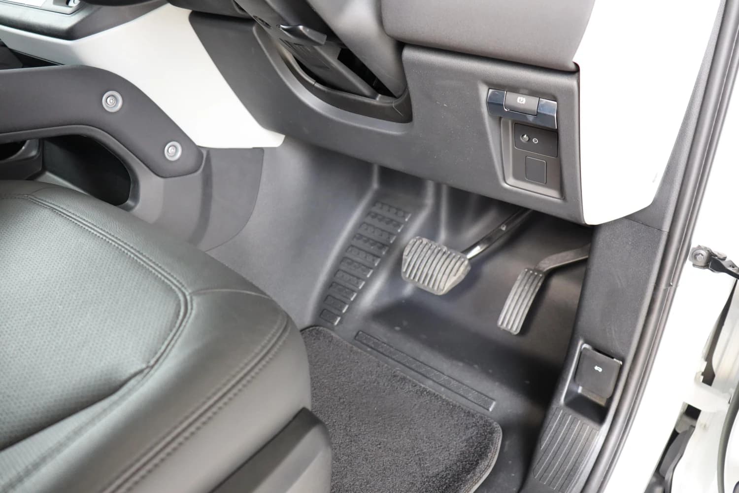 Land Rover Defender - фото 21