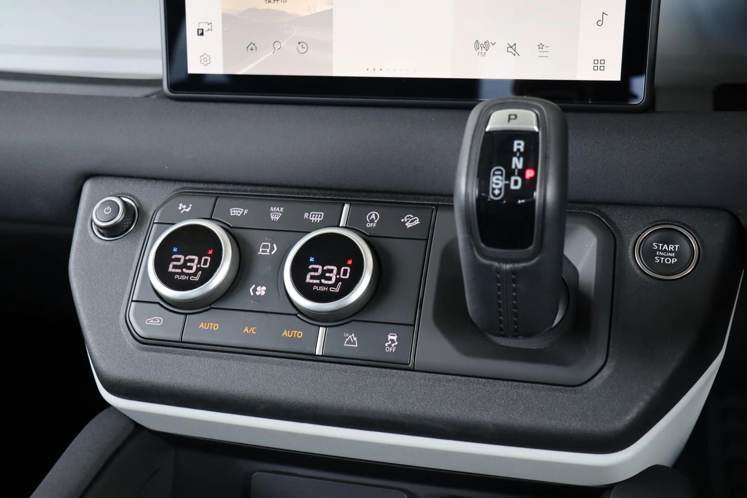 Land Rover Defender - фото 13