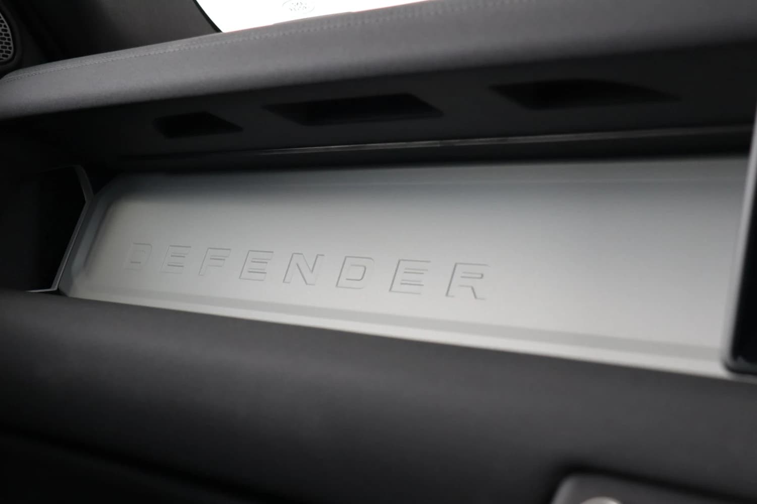 Land Rover Defender - фото 8