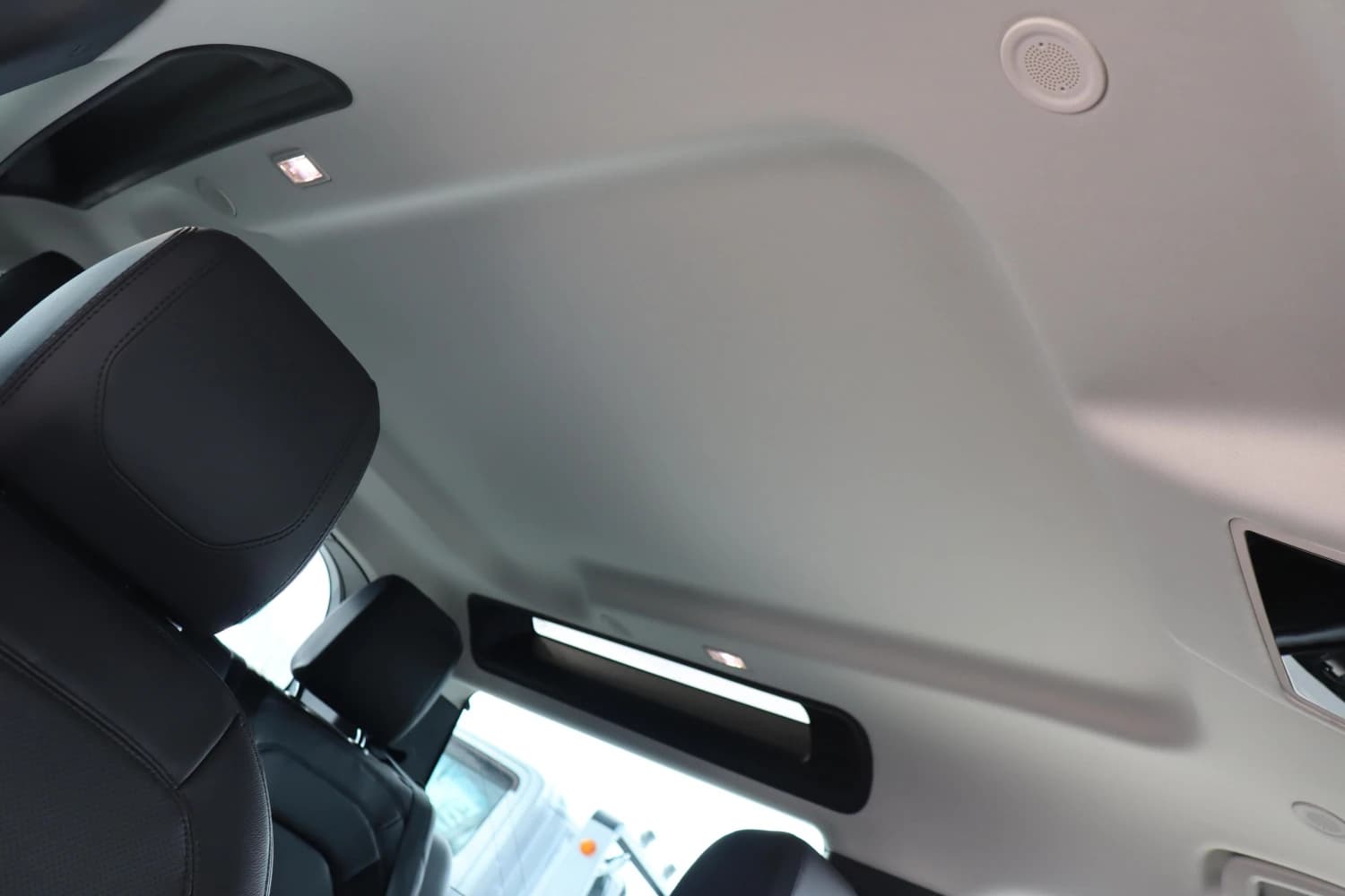 Land Rover Defender - фото 3