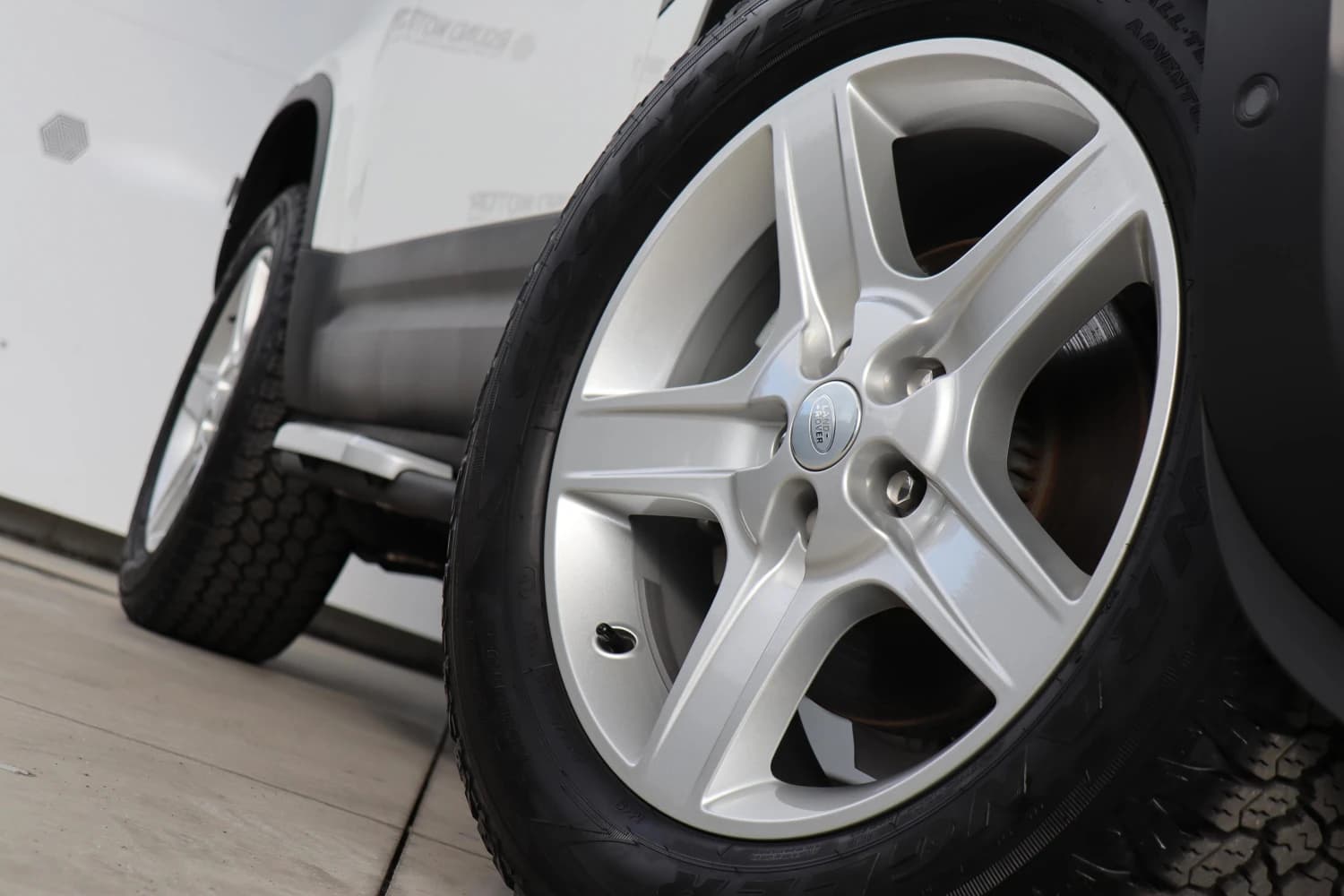 Land Rover Defender - фото 29