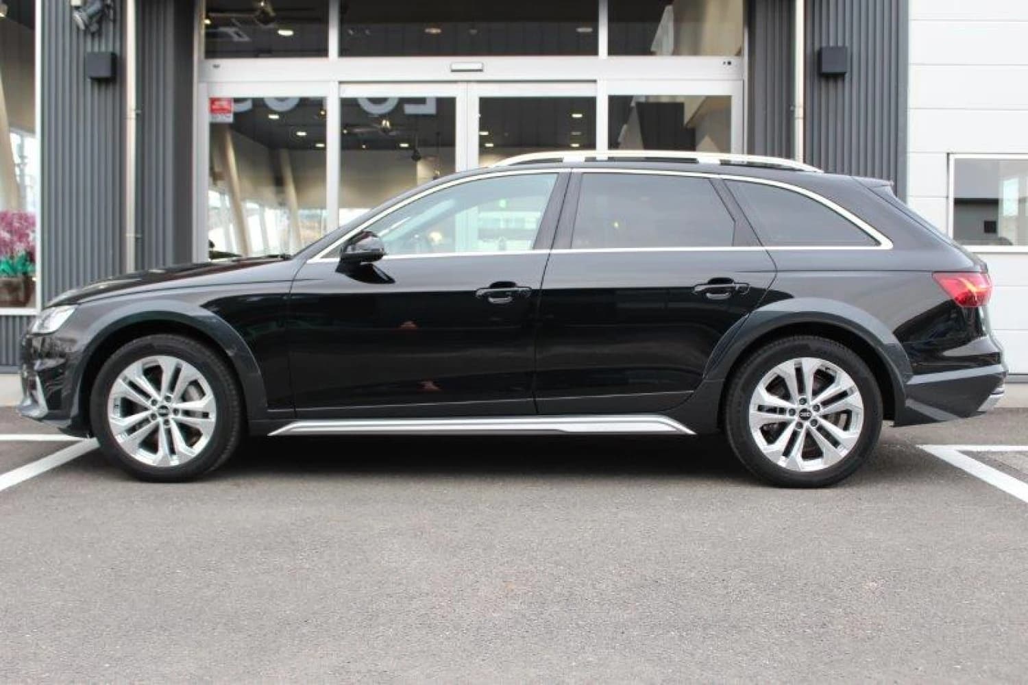 Audi A4 Allroad Quattro - фото 6
