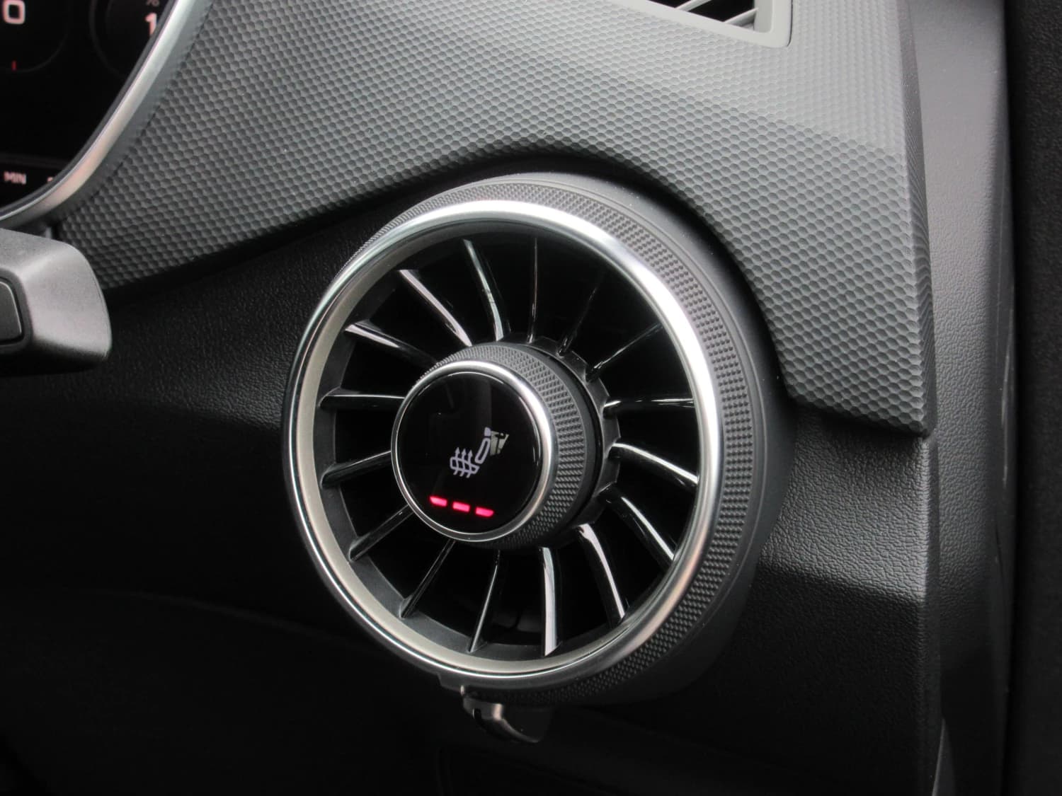 Audi TTS Memorial Edition - фото 14