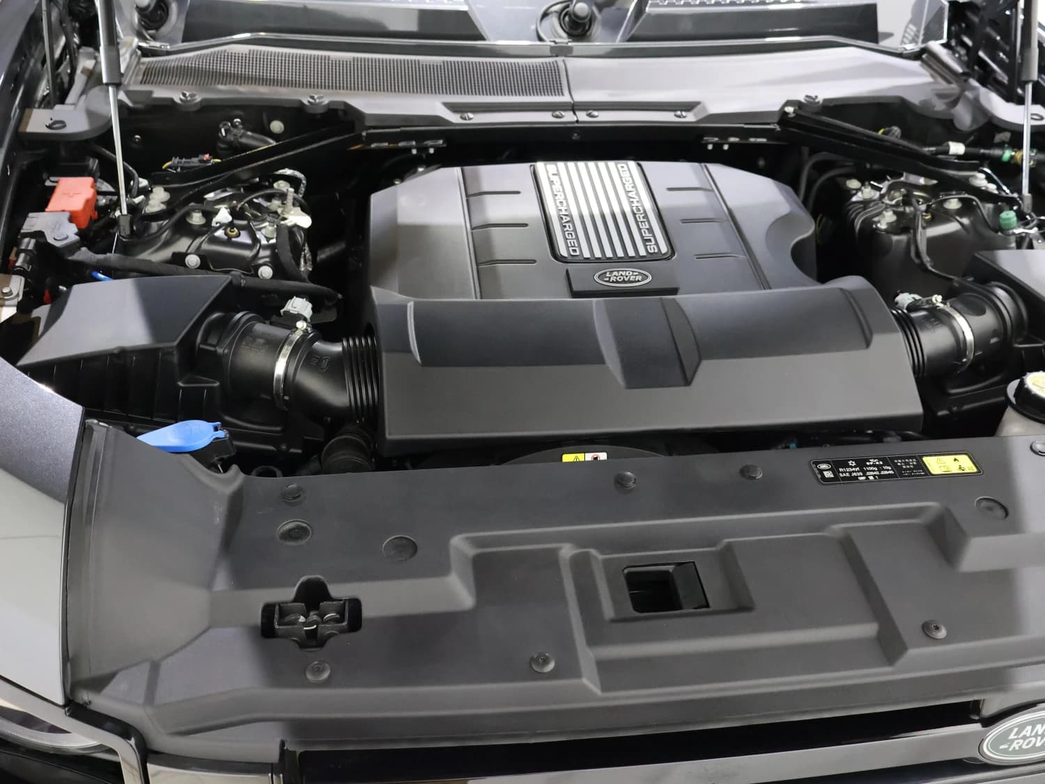 Land Rover Defender V8 P525 - фото 25