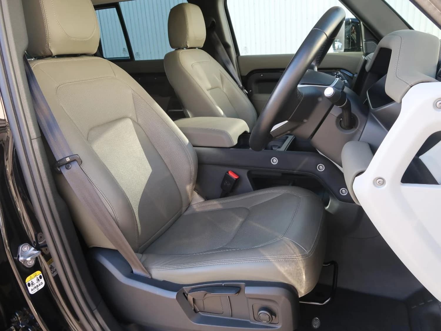 Land Rover Defender D300 Turbo - фото 4