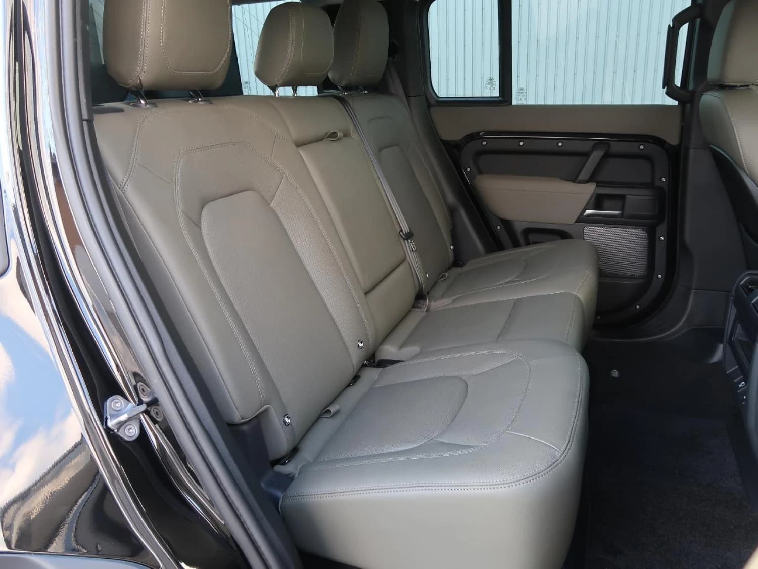 Land Rover Defender D300 Turbo - фото 5