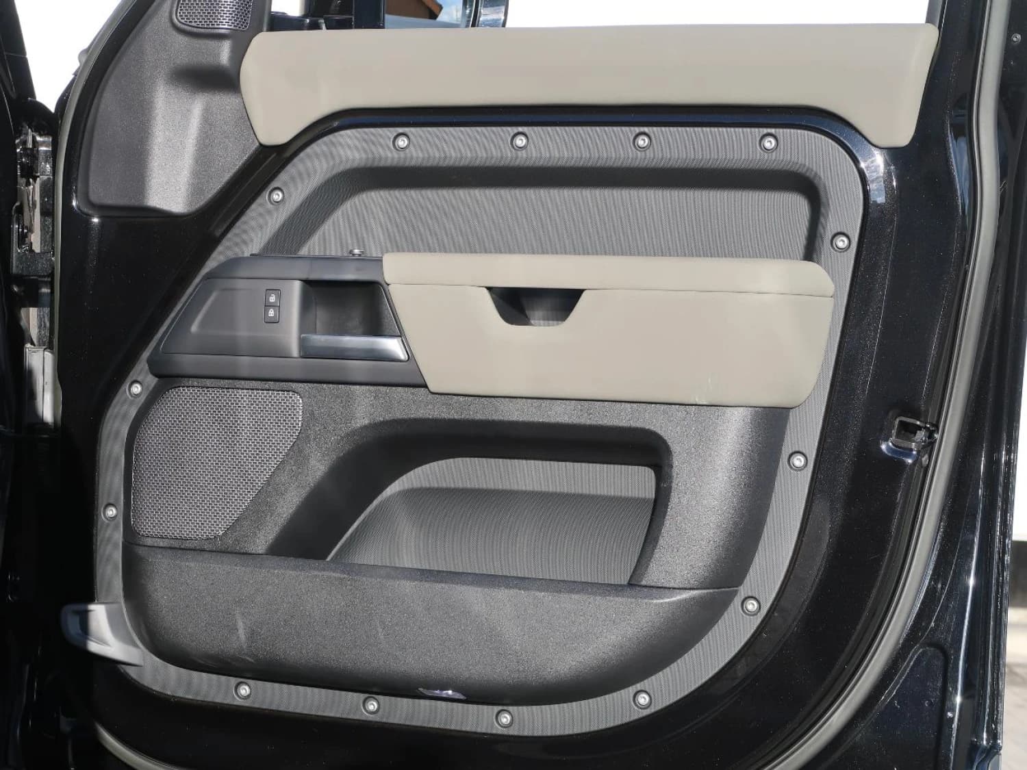 Land Rover Defender D300 Turbo - фото 30