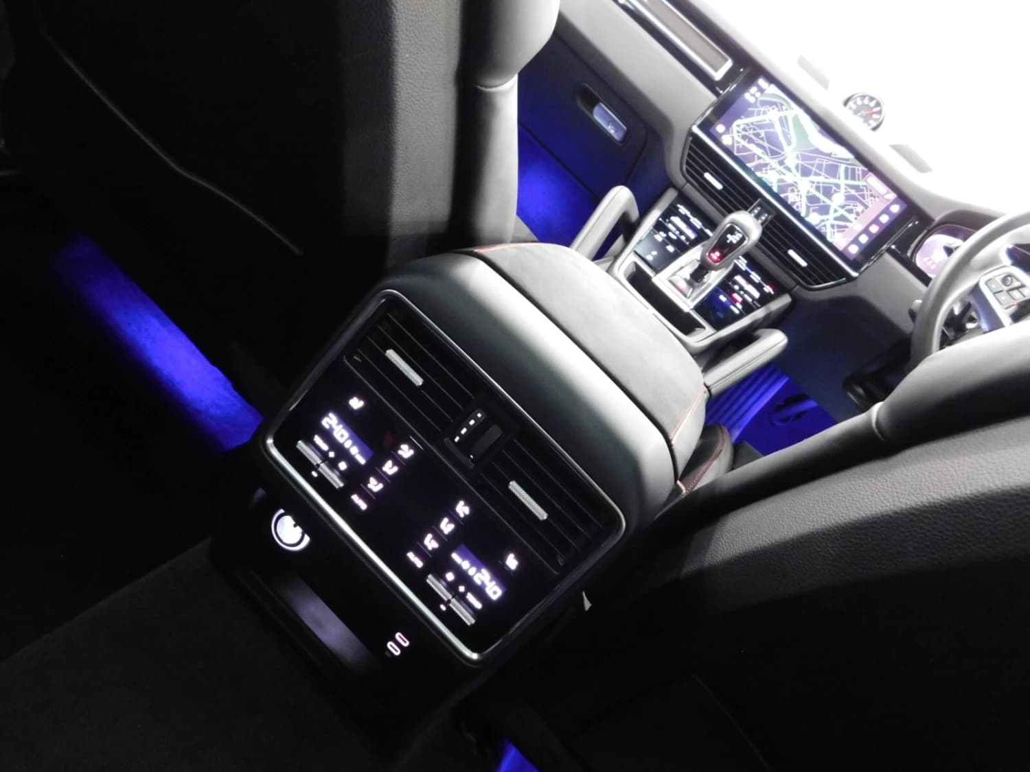 Porsche Cayenne GTS Tiptronic S - фото 32