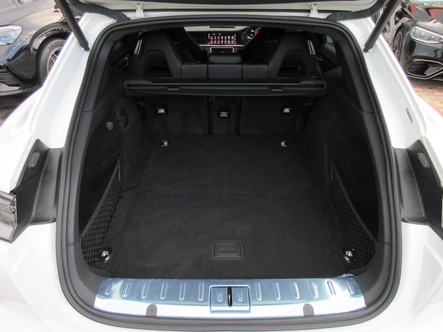 Porsche Panamera Sport Turismo GTS PDK - фото 26