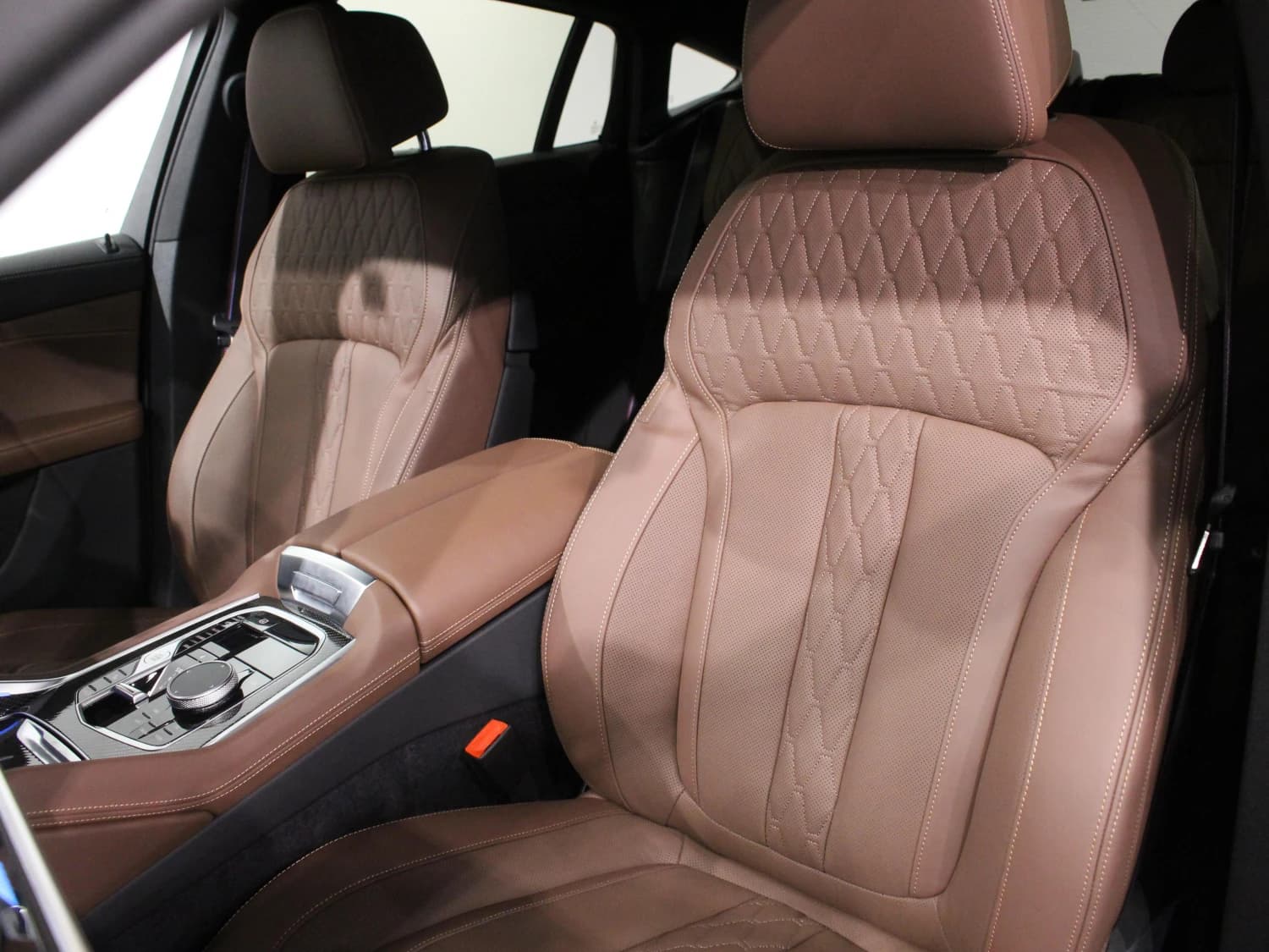 BMW X6 M60i xDrive - фото 11