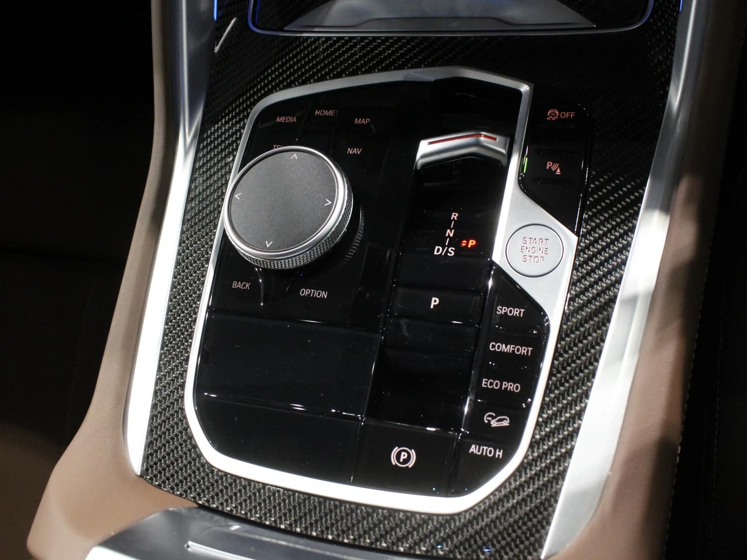 BMW X6 M60i xDrive - фото 25