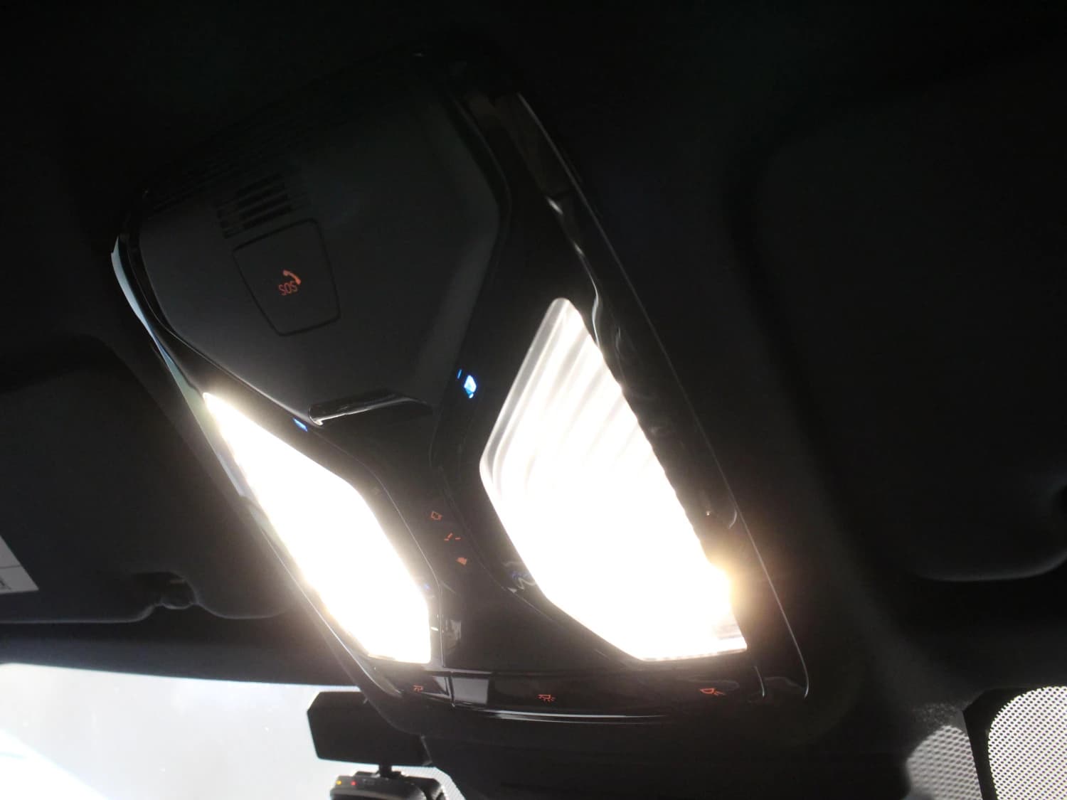 BMW X6 M60i xDrive - фото 27