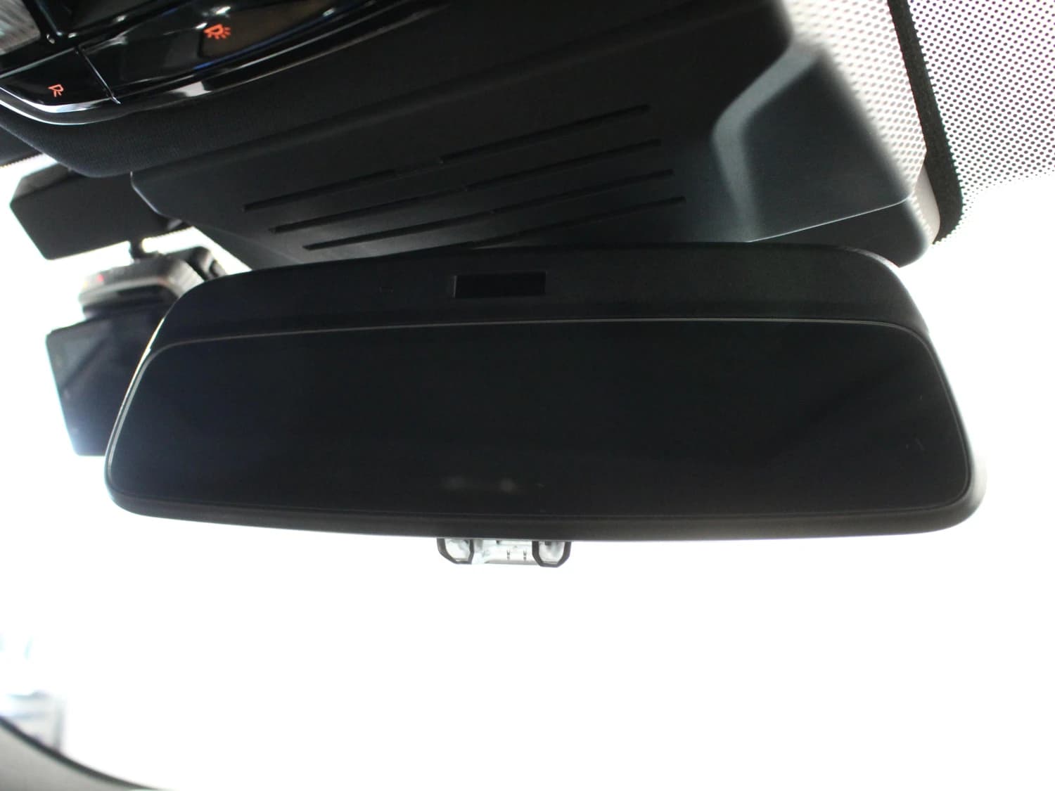 BMW X6 M60i xDrive - фото 32