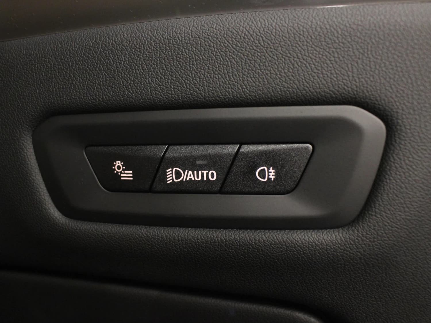 BMW X6 M60i xDrive - фото 34