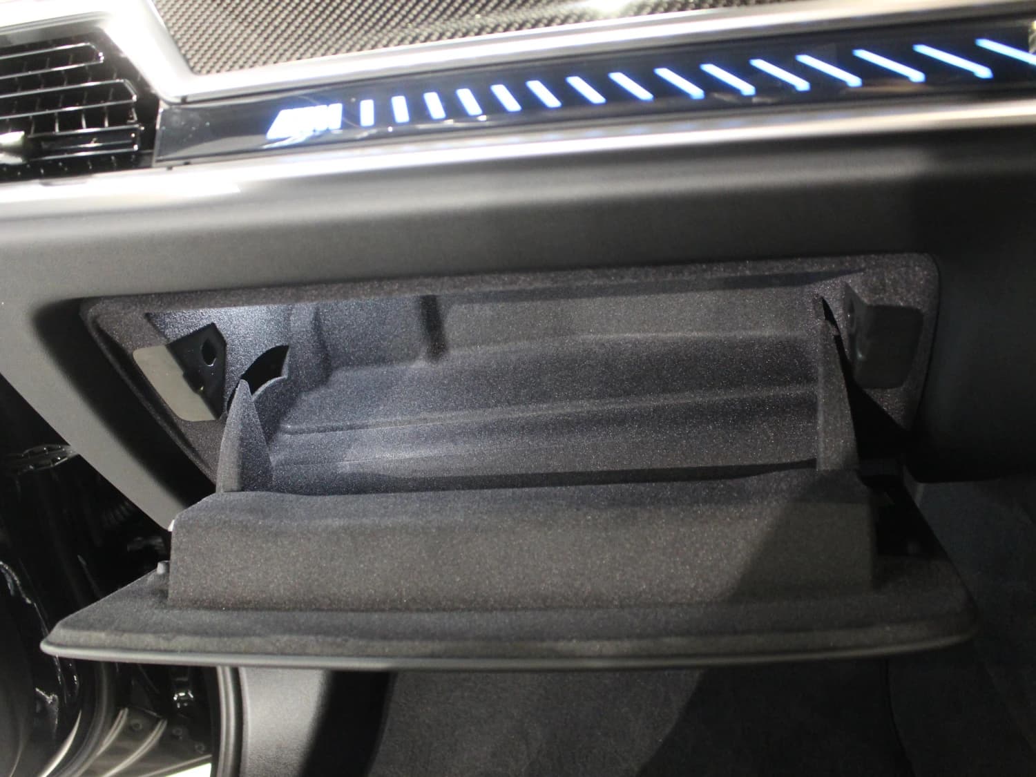 BMW X6 M60i xDrive - фото 38