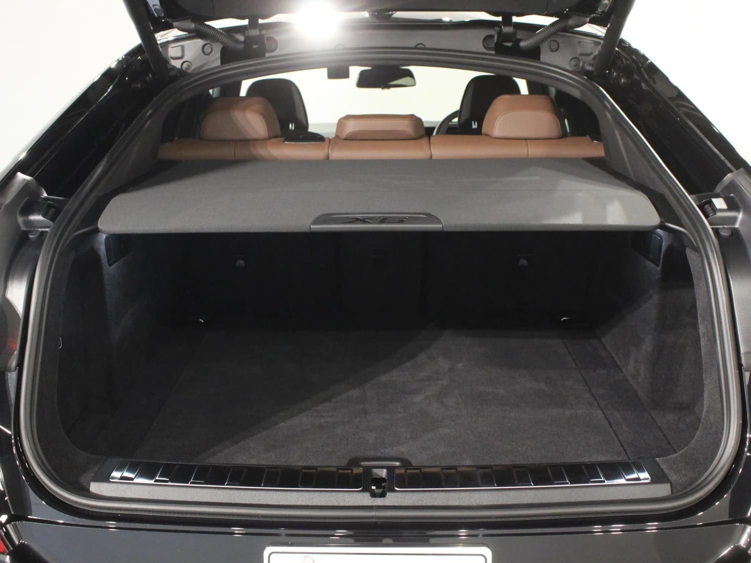 BMW X6 M60i xDrive - фото 43