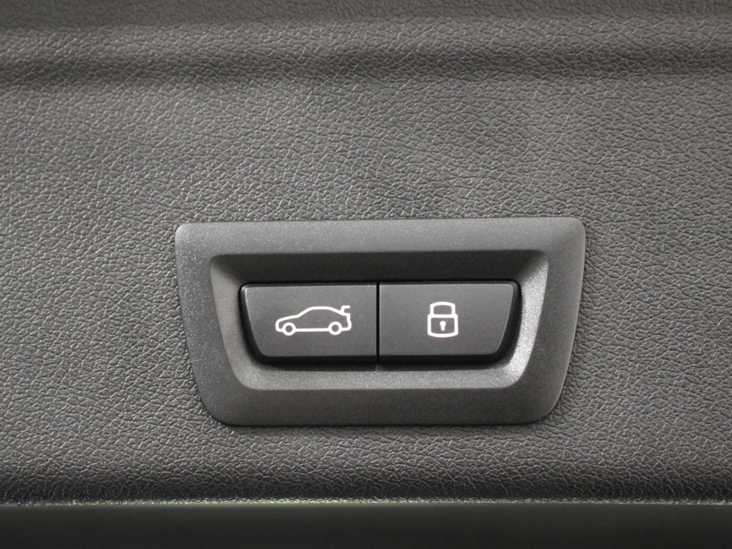 BMW X6 M60i xDrive - фото 45