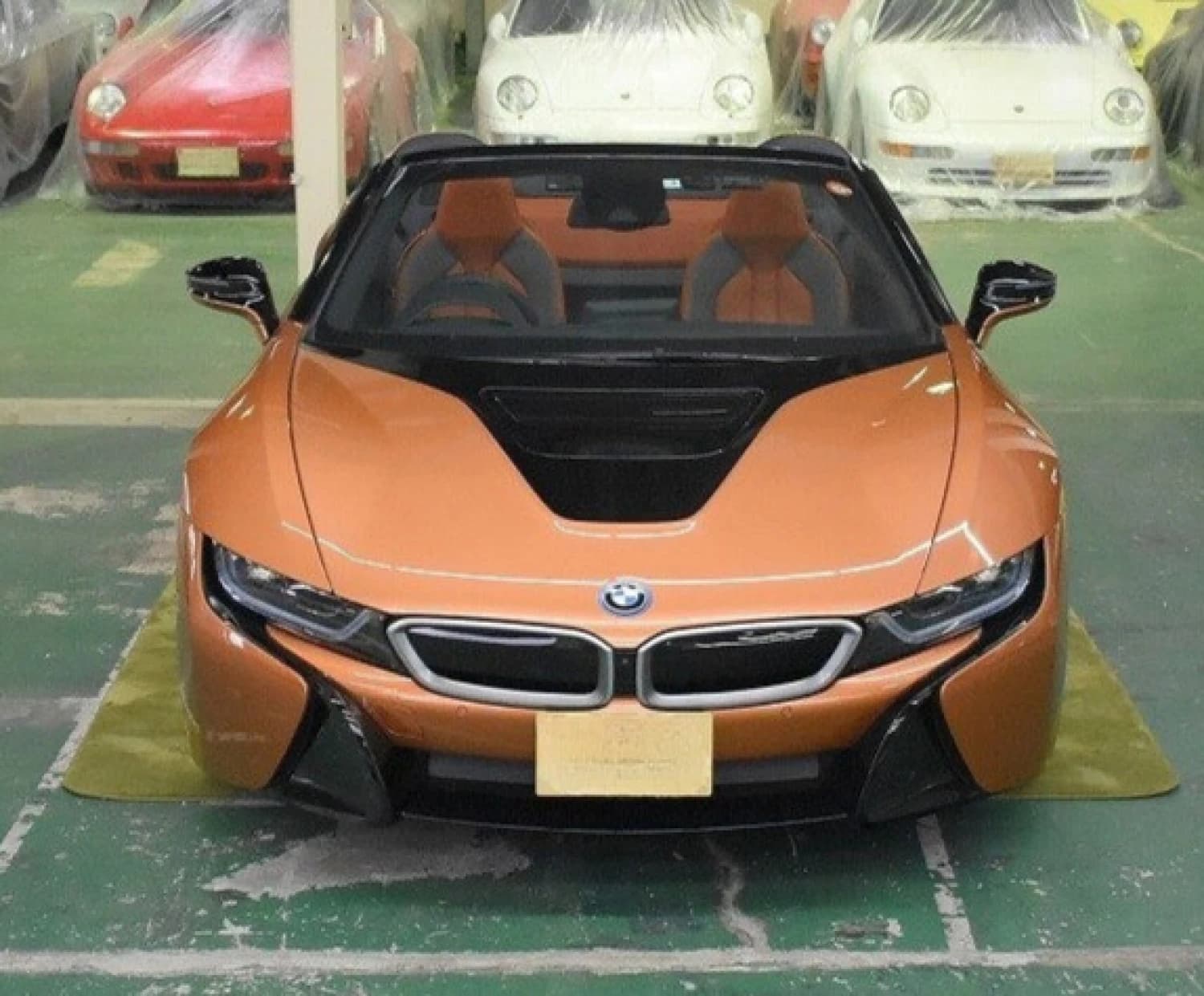 BMW i8 Roadster - фото 5