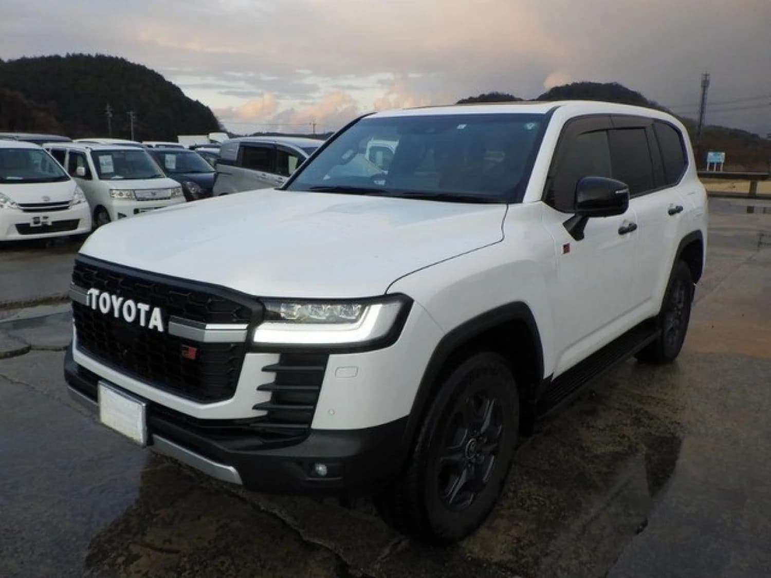 Toyota Land Cruiser 300 GR Sports - фото 3