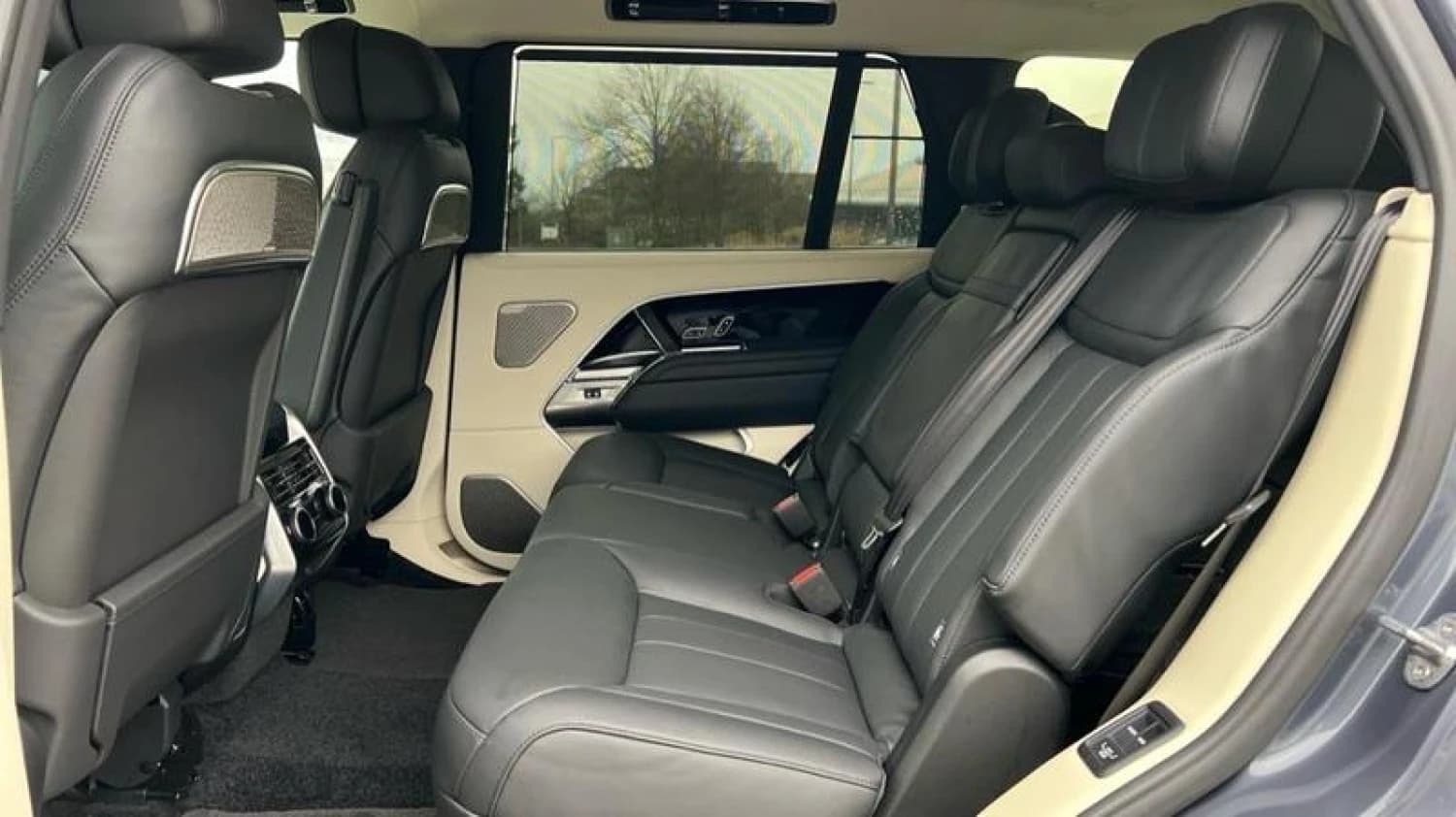 Land Rover Range Rover P400 Autobiography Long Wheelbase - фото 4