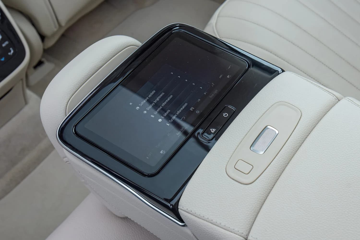 Mercedes EQS SUV 450 4Matic - фото 14