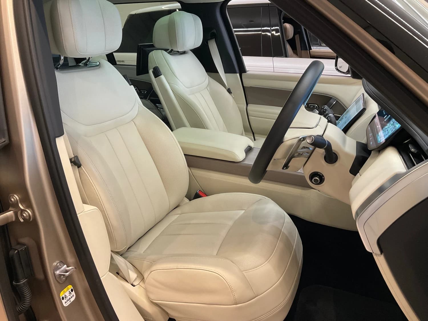 Land Rover Range Rover First Edition P530 Long Wheelbase - фото 19