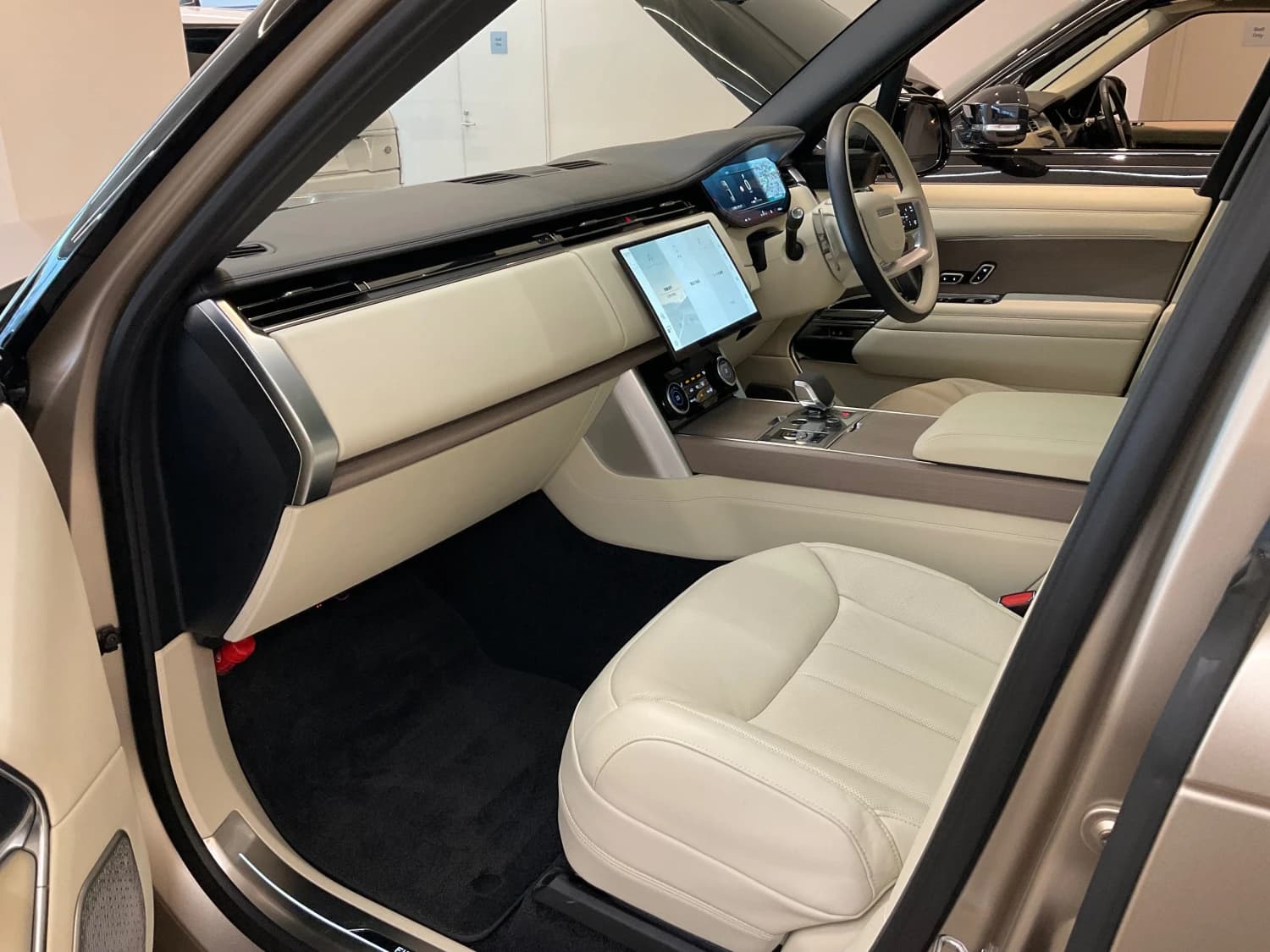 Land Rover Range Rover First Edition P530 Long Wheelbase - фото 15