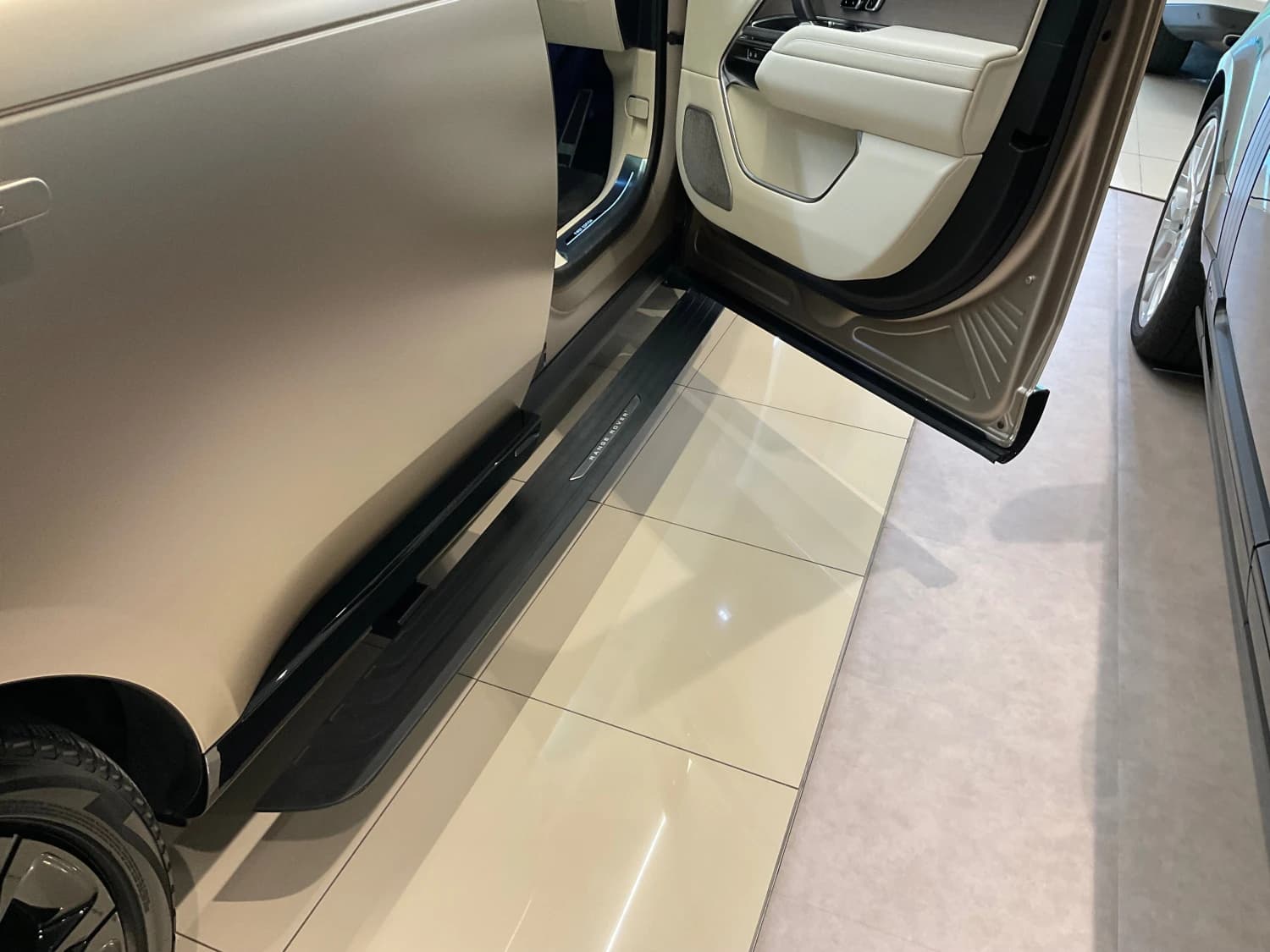 Land Rover Range Rover First Edition P530 Long Wheelbase - фото 26