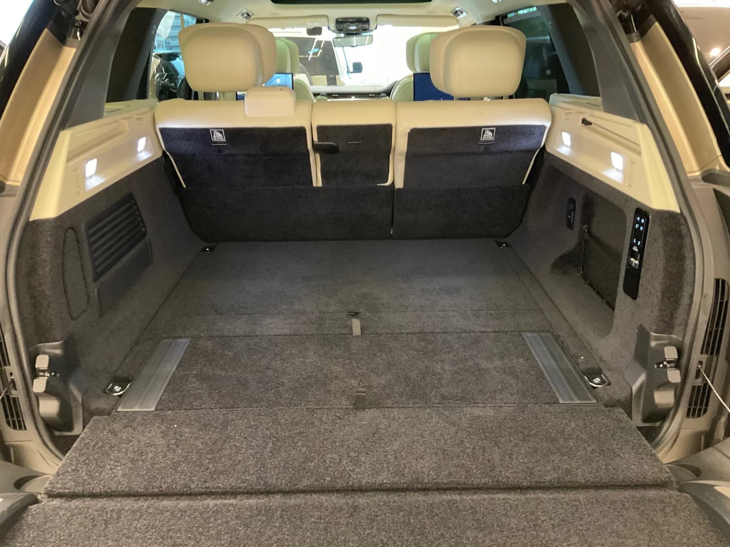 Land Rover Range Rover First Edition P530 Long Wheelbase - фото 21