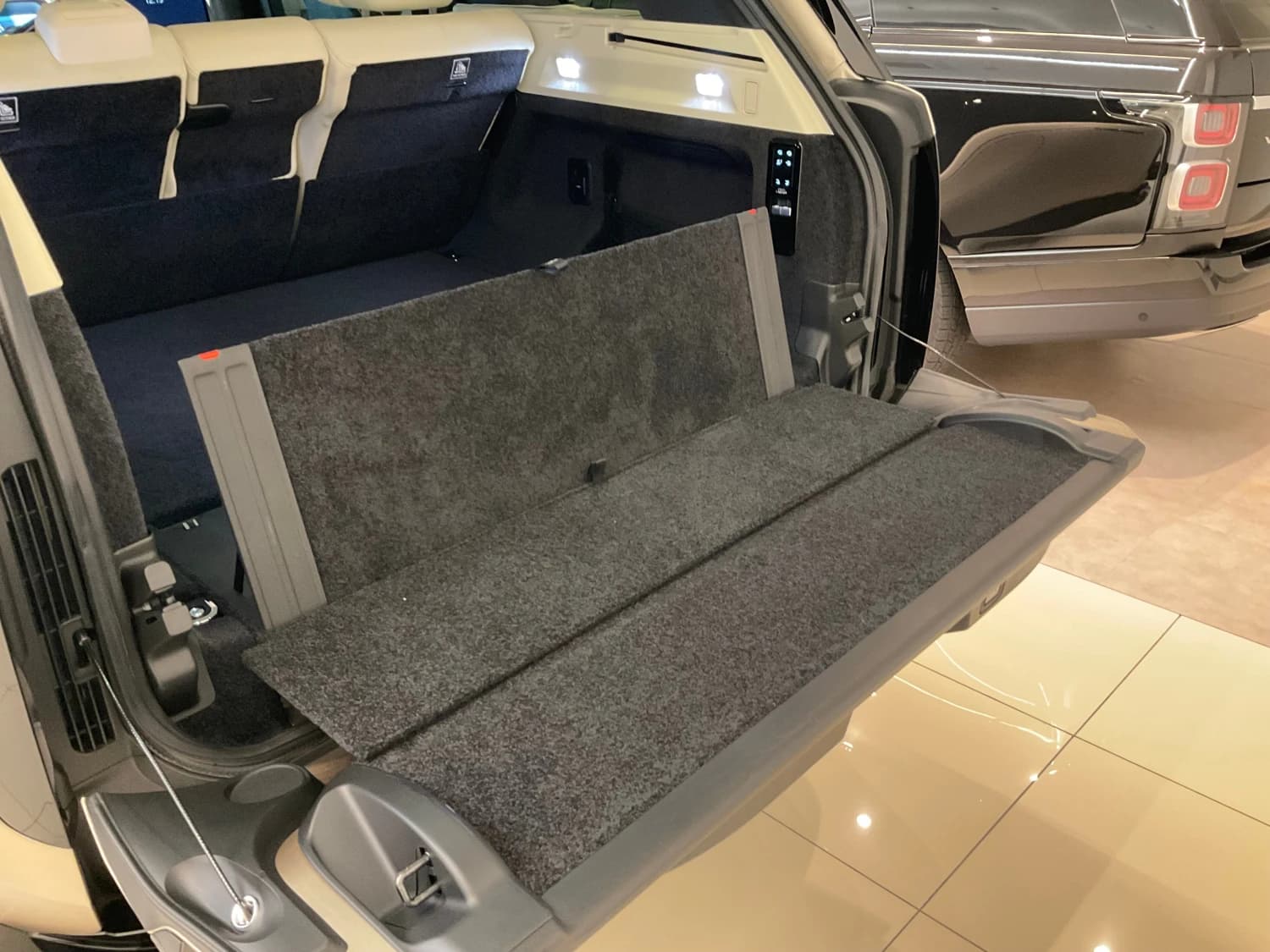 Land Rover Range Rover First Edition P530 Long Wheelbase - фото 22