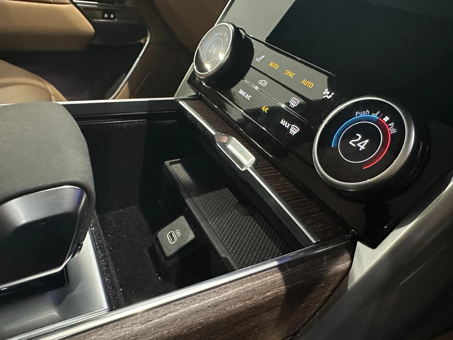 Land Rover Range Rover SE P530 Long Wheelbase - фото 17