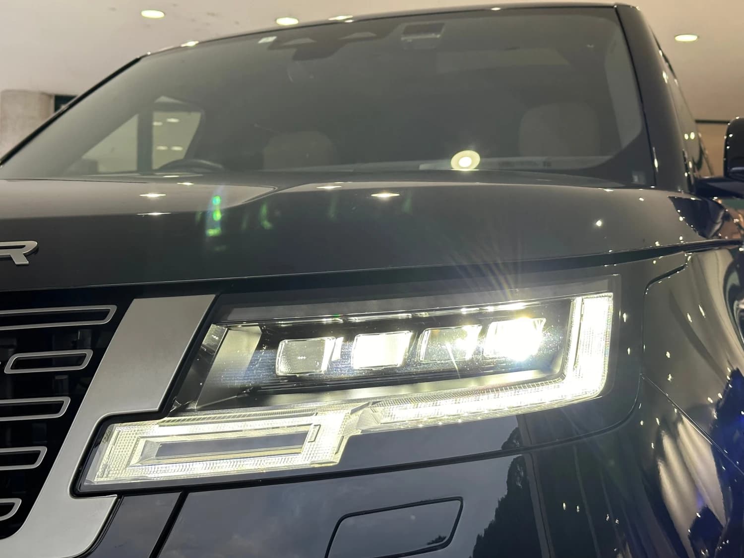 Land Rover Range Rover SE P530 Long Wheelbase - фото 12