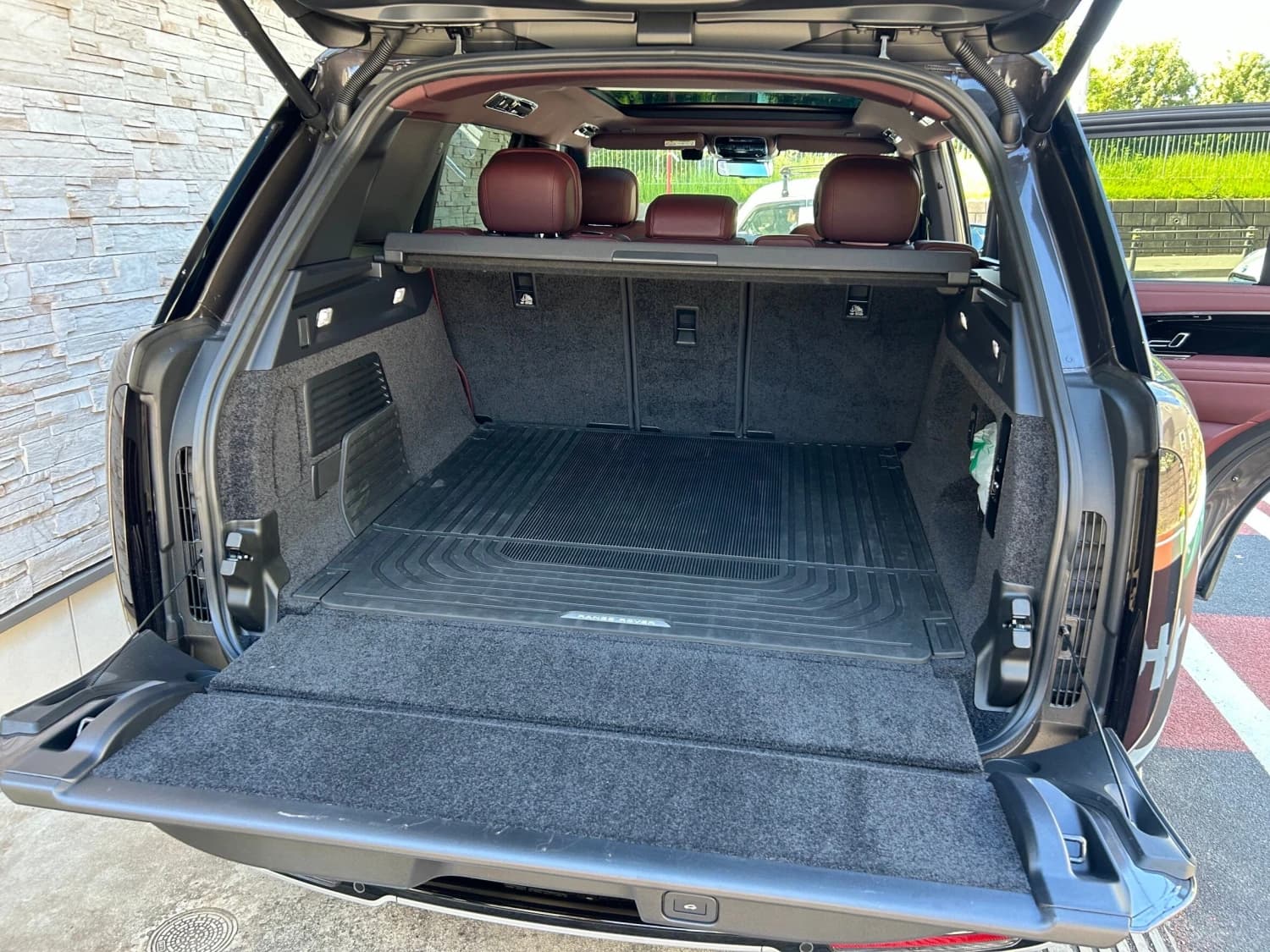 Land Rover Range Rover HSE P440e Long Wheelbase - фото 15