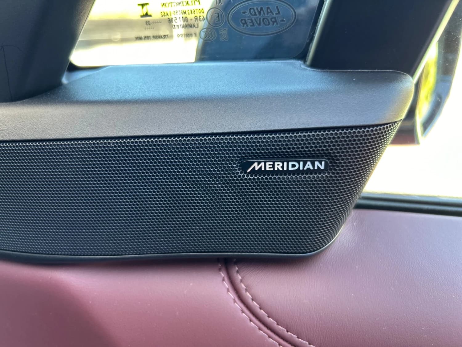 Land Rover Range Rover HSE P440e Long Wheelbase - фото 19