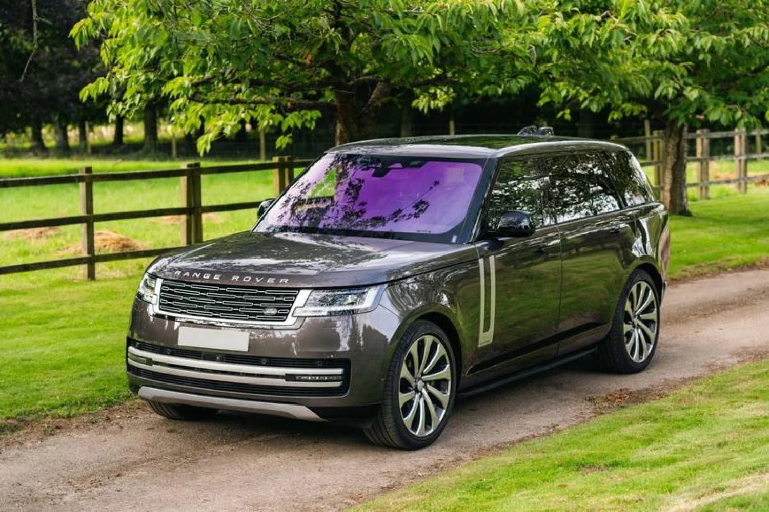 Land Rover Range Rover Autobiography P530 Long Wheelbase