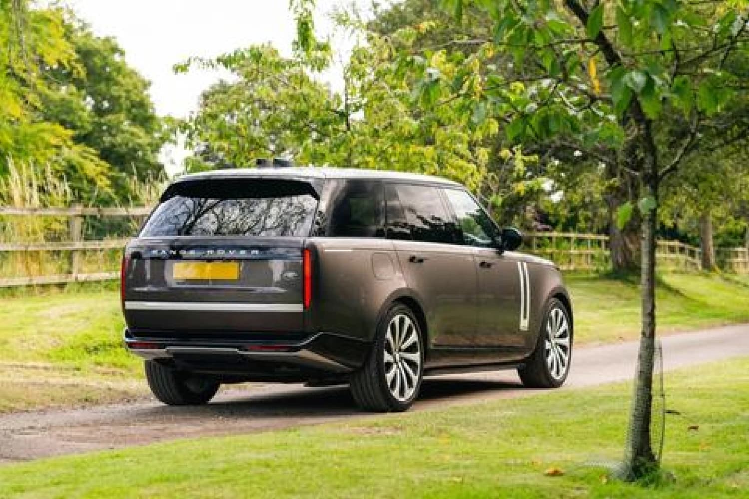 Land Rover Range Rover Autobiography P530 Long Wheelbase - фото 8