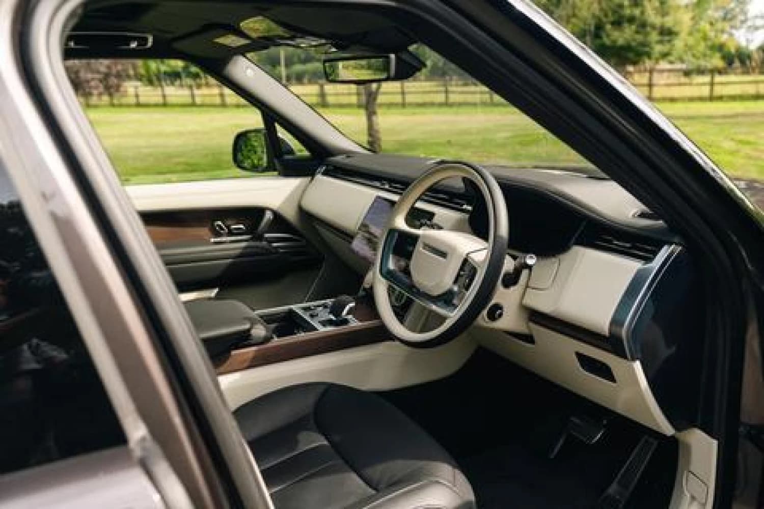 Land Rover Range Rover Autobiography P530 Long Wheelbase - фото 12