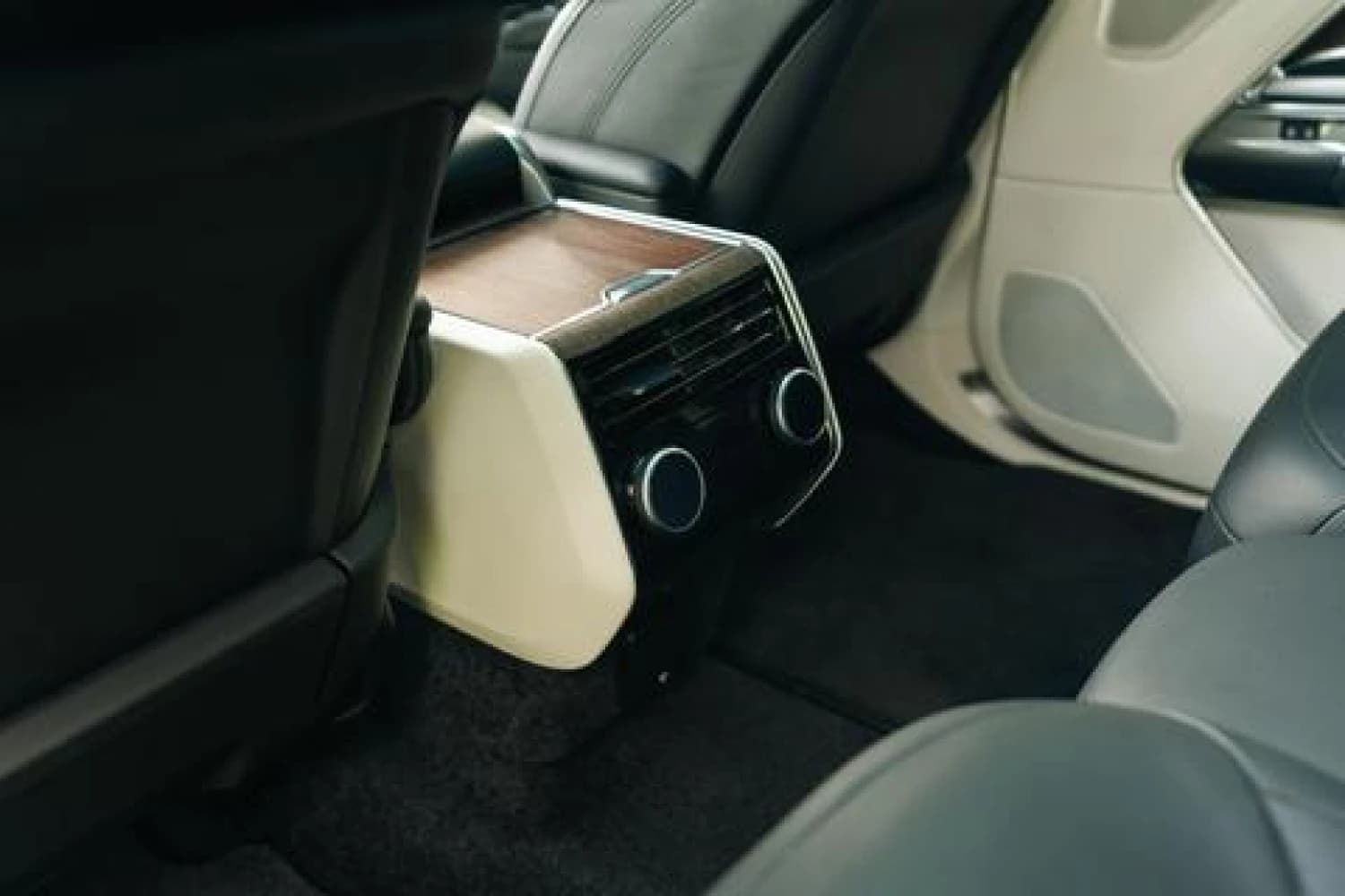 Land Rover Range Rover Autobiography P530 Long Wheelbase - фото 19