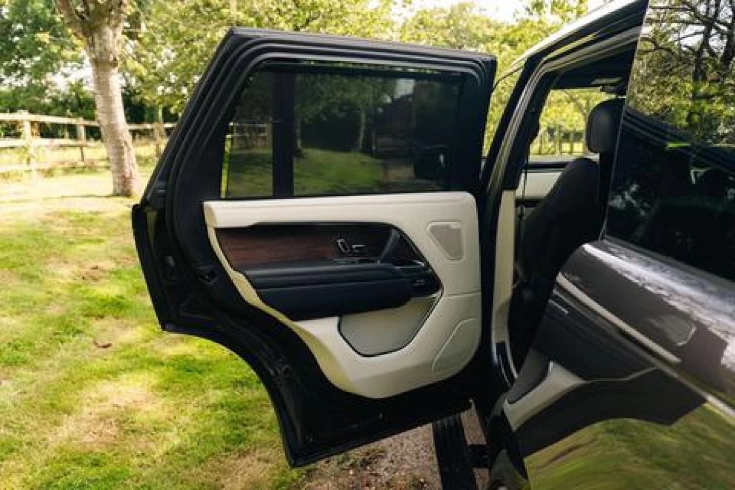 Land Rover Range Rover Autobiography P530 Long Wheelbase - фото 20