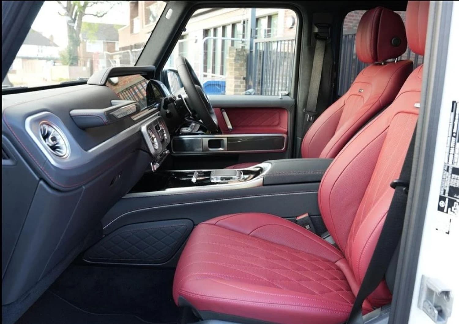 Mercedes G-class MHEV G63 AMG V8 BiTurbo - фото 3