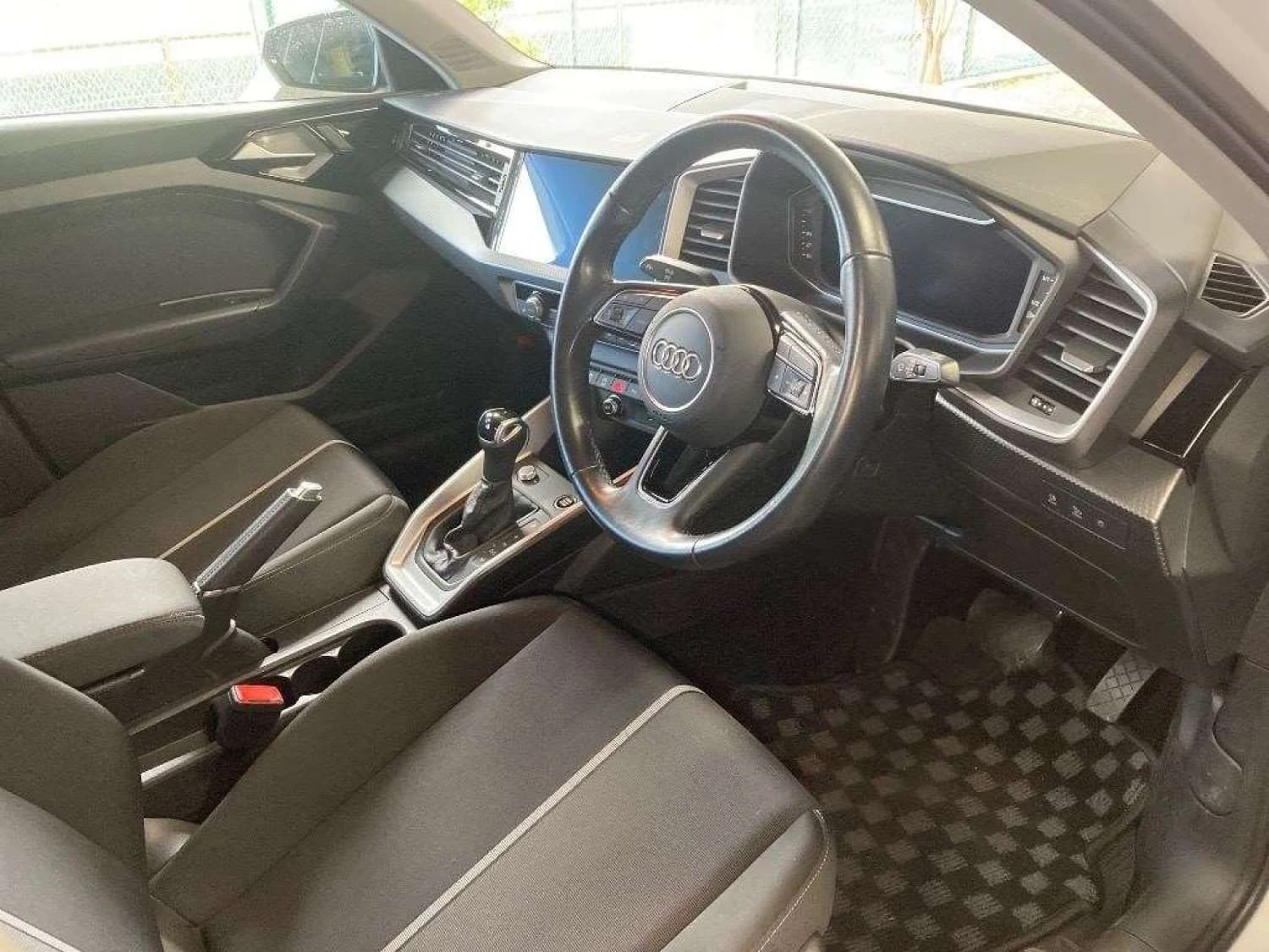 Audi A1 25 TFSI - фото 4