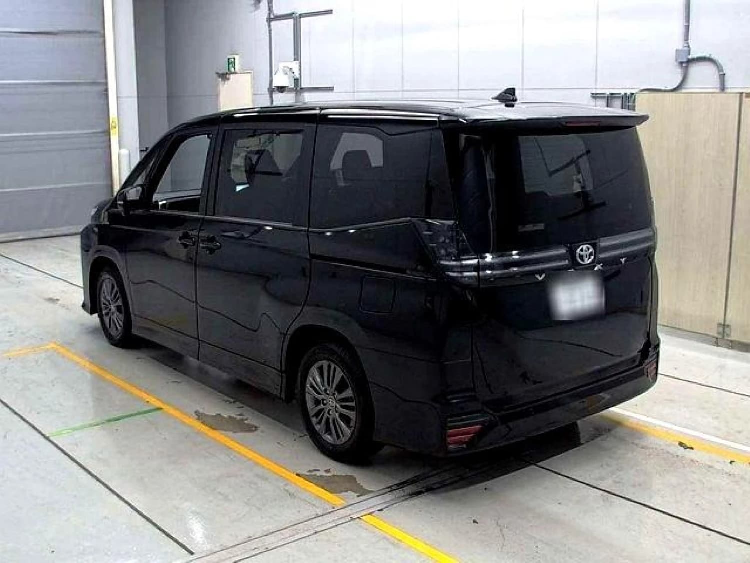 Toyota Voxy S-G - фото 6