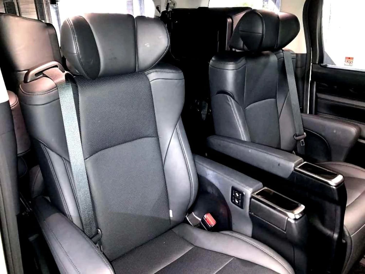 Toyota Alphard 3.5SC V6 - фото 3