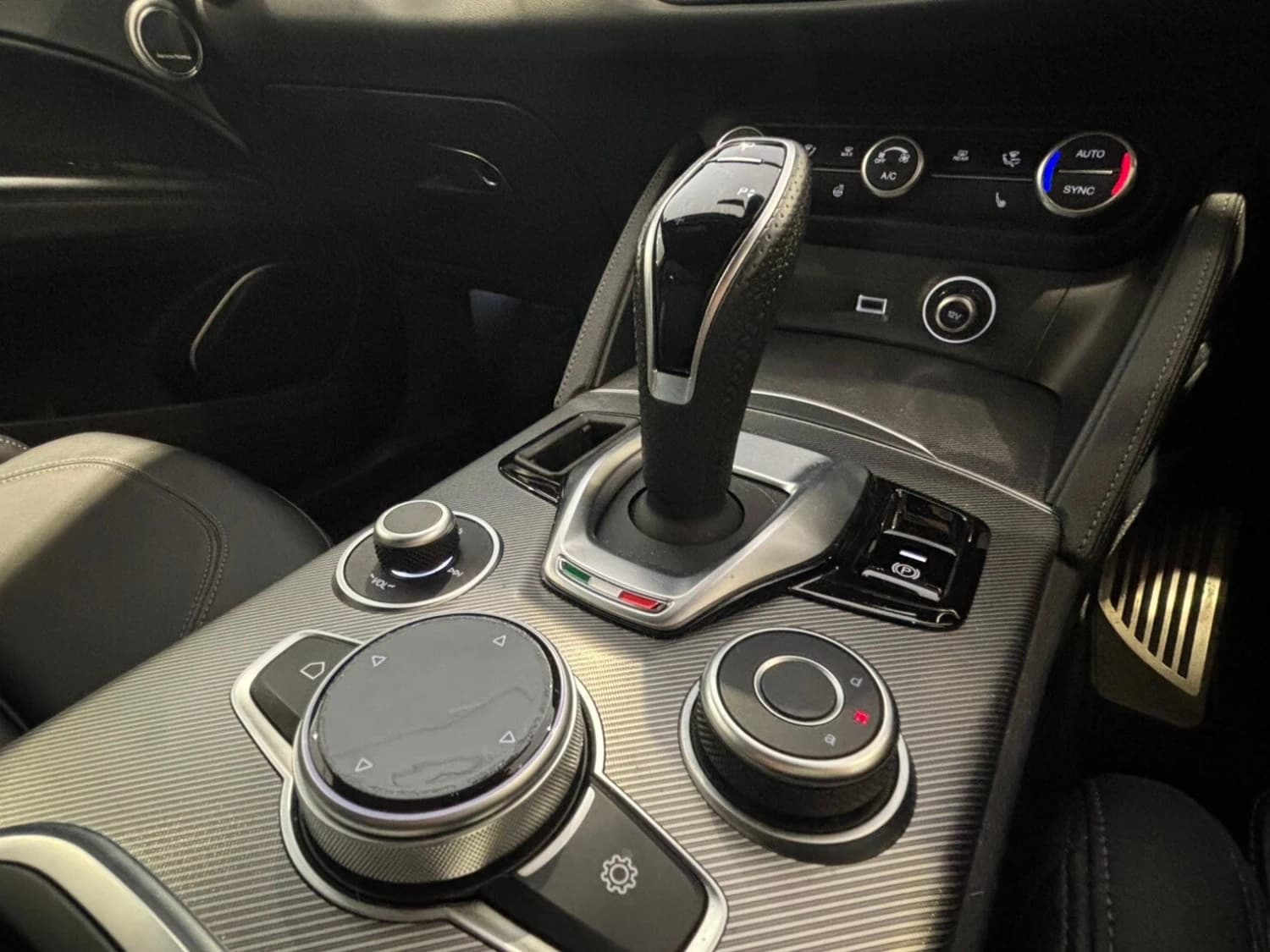 Alfa Romeo Stelvio 22TB Q4P - фото 16